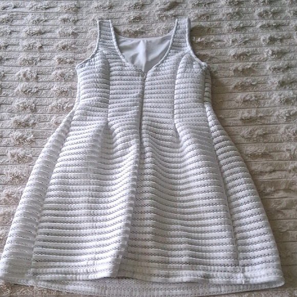 Taylor White A-Line Sleeveless Dress - Picture 5 of 5